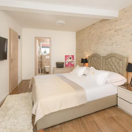 Agava Lux Rooms&pool
