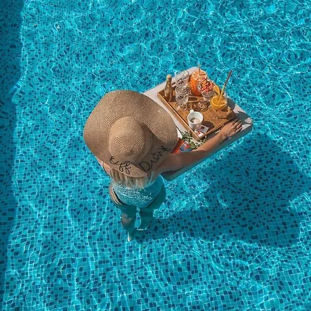 Agava Lux Rooms&pool 4*