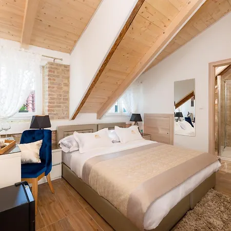 Agava Lux Rooms&pool Pensión