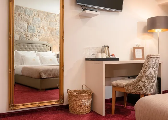Agava Lux Rooms&pool بيت ضيافة سبليت