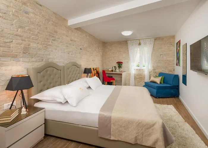 Agava Lux Rooms&pool سبليت