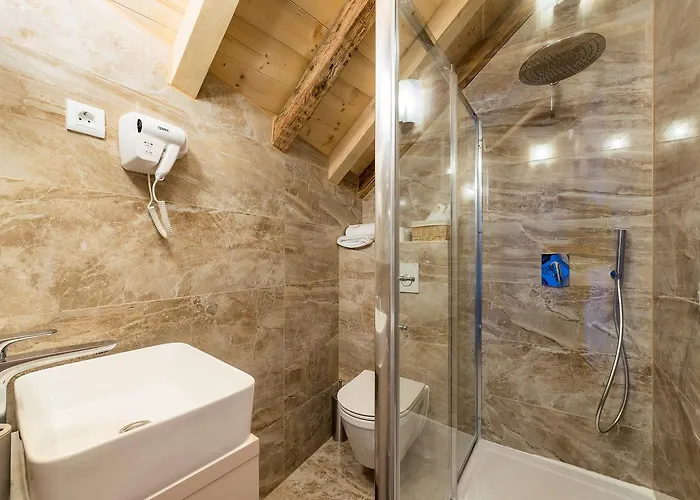 Agava Lux Rooms&pool بيت ضيافة