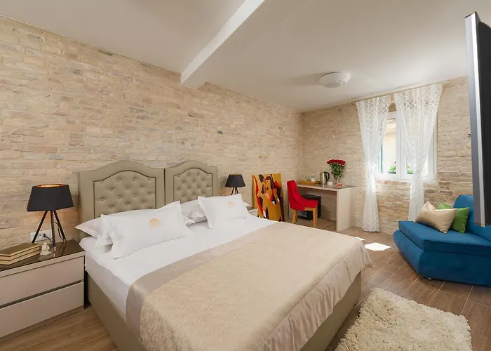 Agava Lux Rooms&pool سبليت