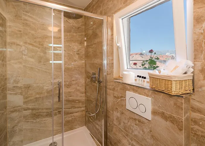 Agava Lux Rooms&pool 4* سبليت