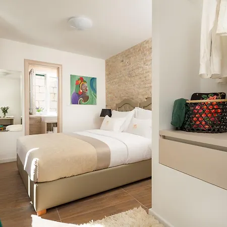 Agava Lux Rooms&pool Maison d'hôtes 4*